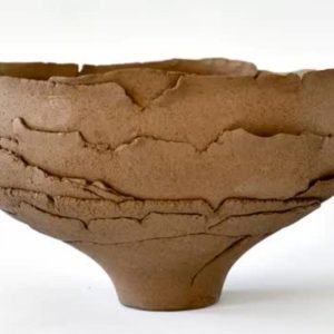 Bol en strates de grès brut