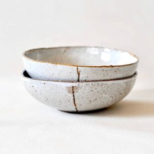 Bols à soupe blancs, céramique d’Ingrid Debard