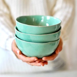 Bols à soupe menthe, céramique d’Ingrid Debard