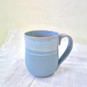 Mug bleu ciel, céramique d’Ingrid Debard