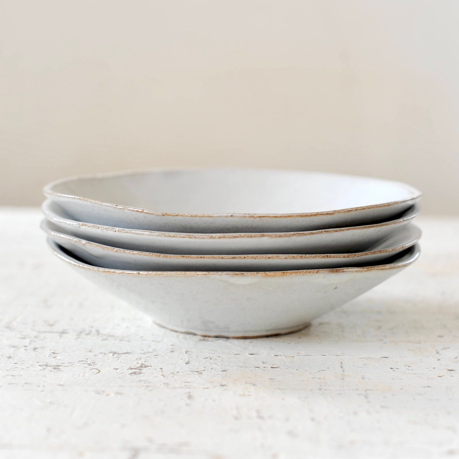Assiette creuse blanche, autre vue