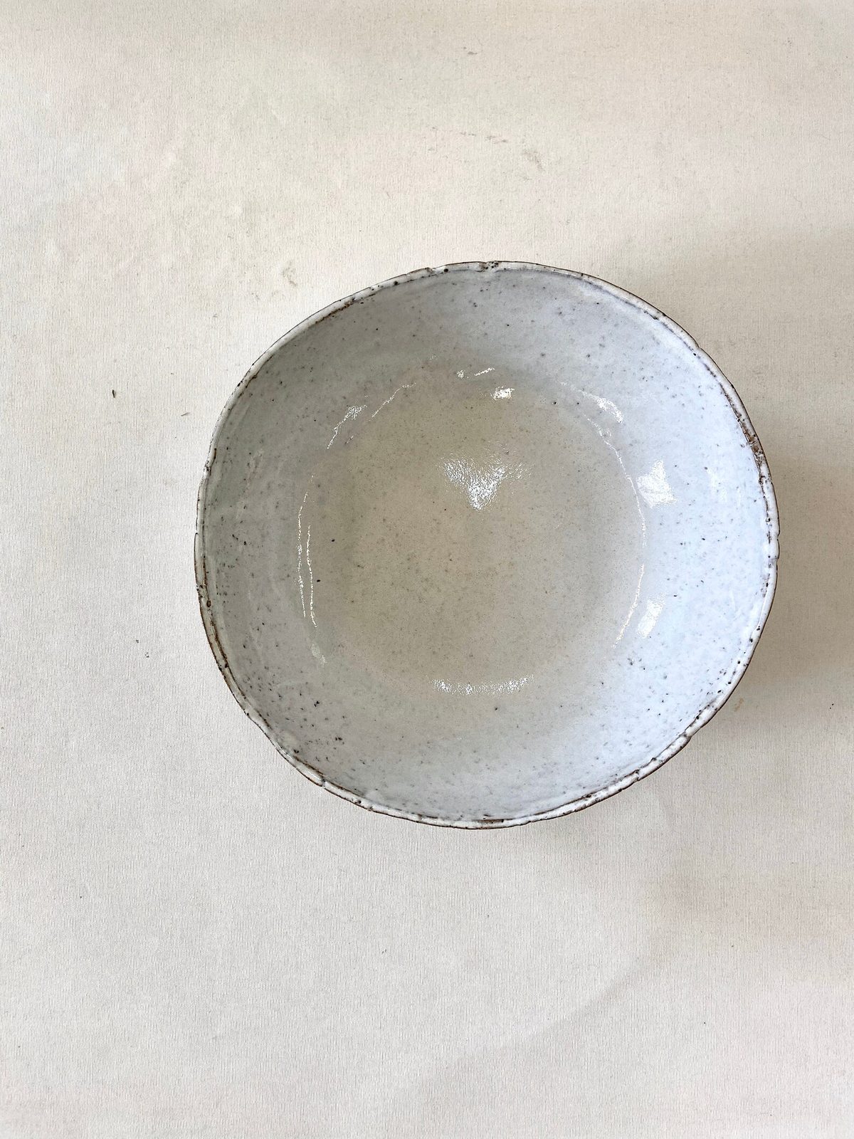 Grand bol blanc craquelé, autre vue