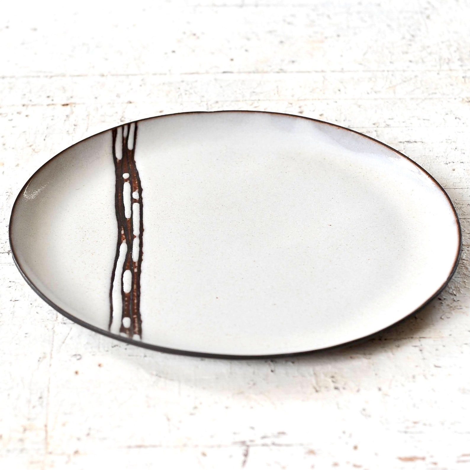 Grande assiette blanche, autre vue