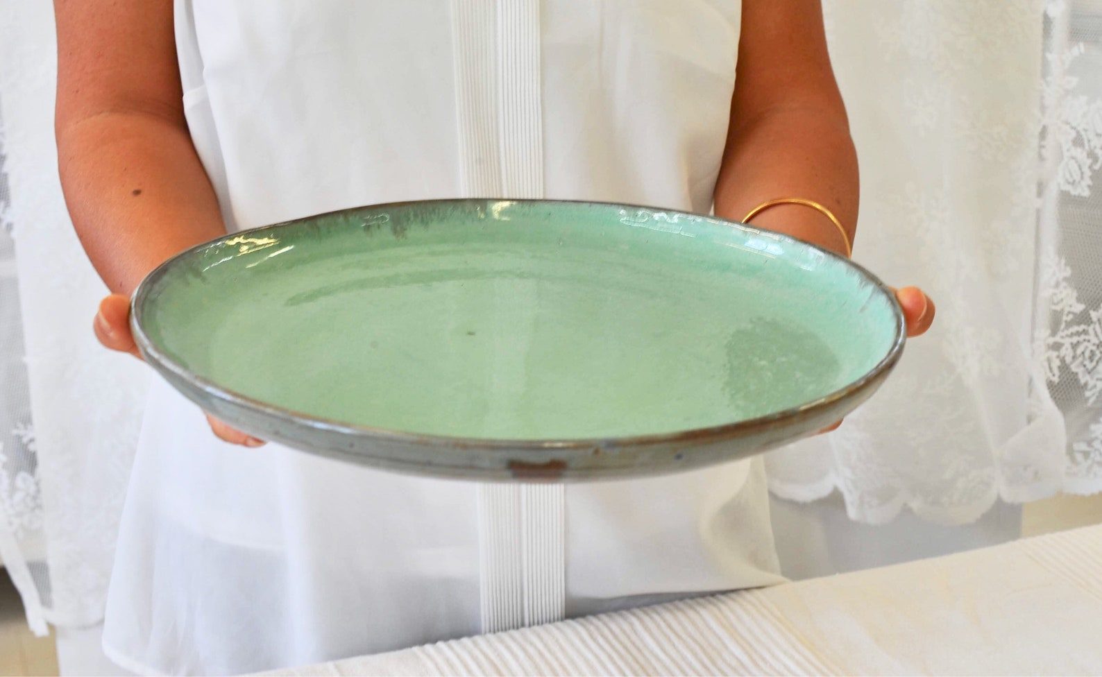 Grande assiette céladon, autre vue