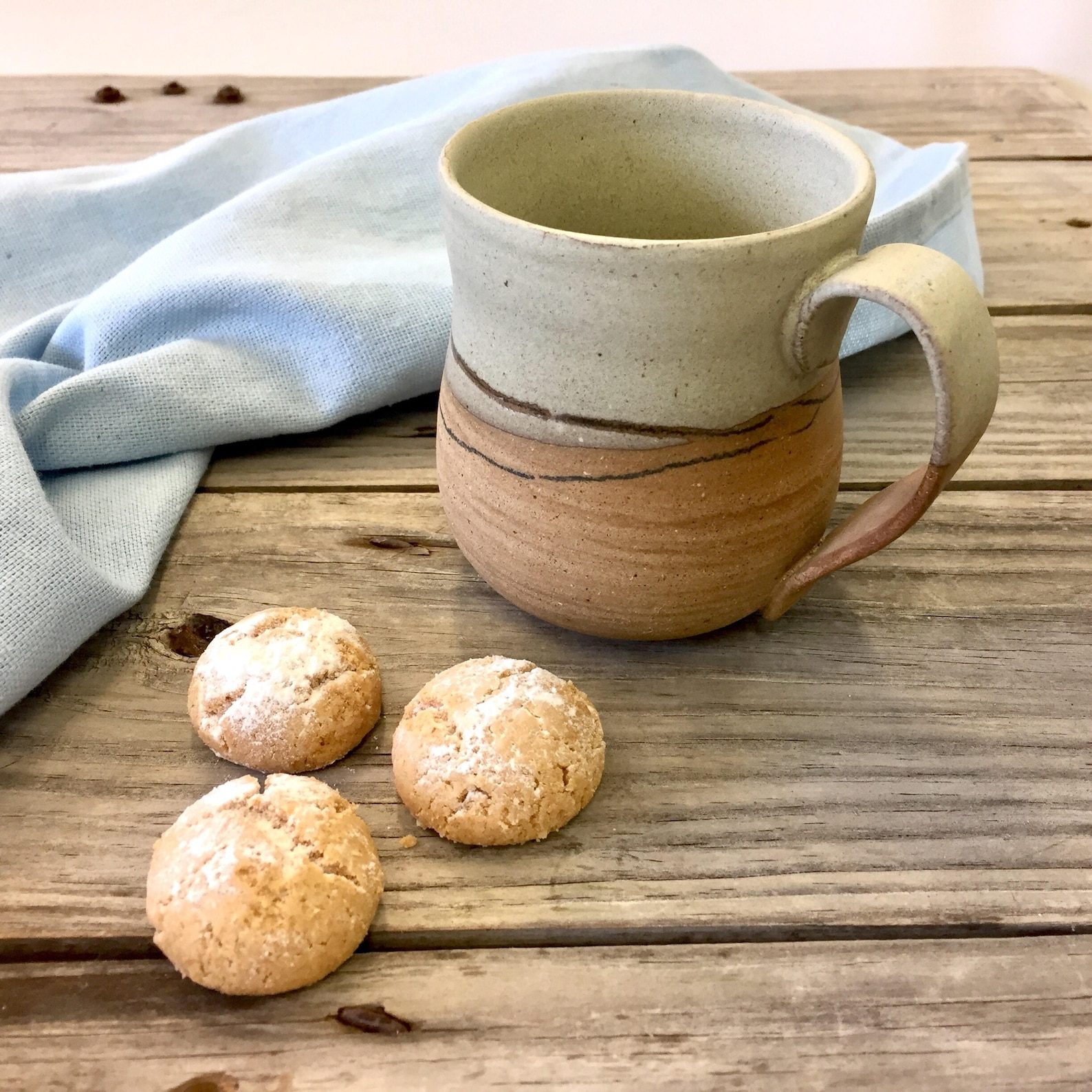 Mug crème et gris, autre vue
