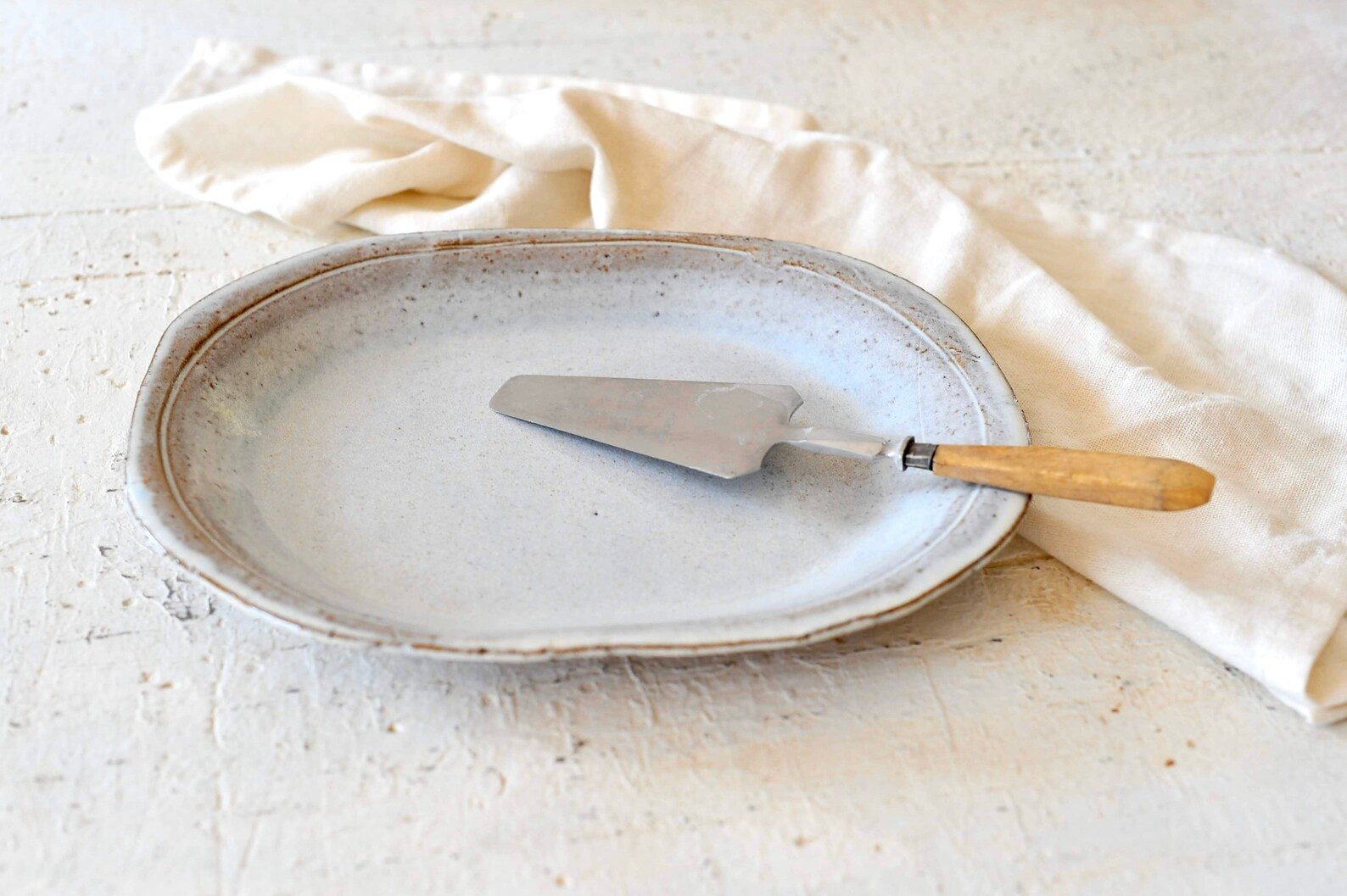 Plat de service blanc, autre vue